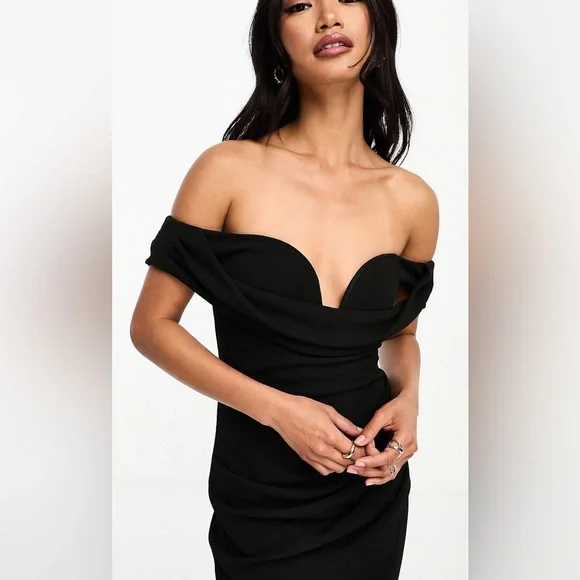 - Dress - Picture 2 of 4